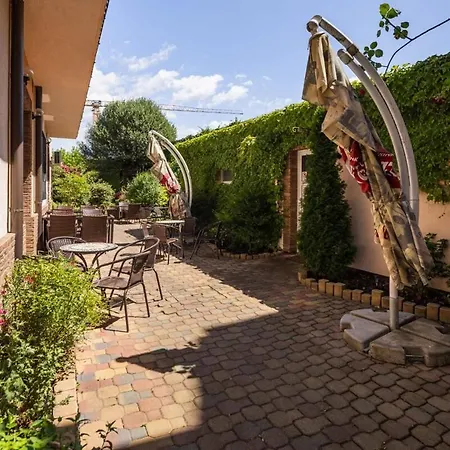 דירה Center With Garden פישטני